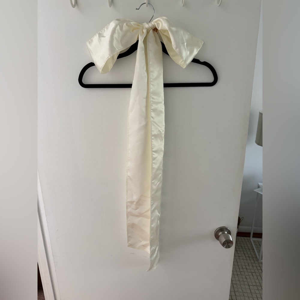 Room Shop Cream Big Bow Hair Clip